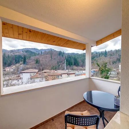 за гости райково * Szmoljan