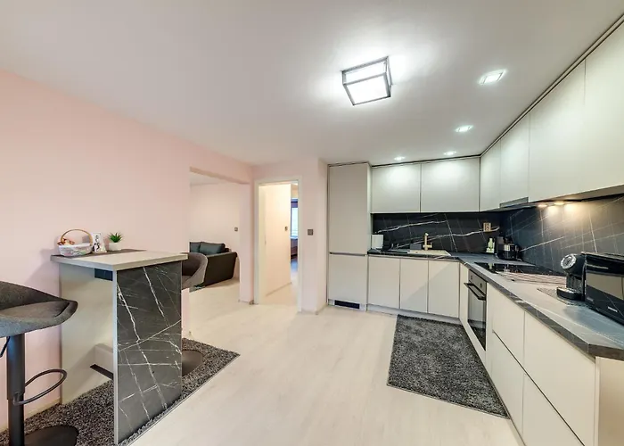 за гости райково سموليان